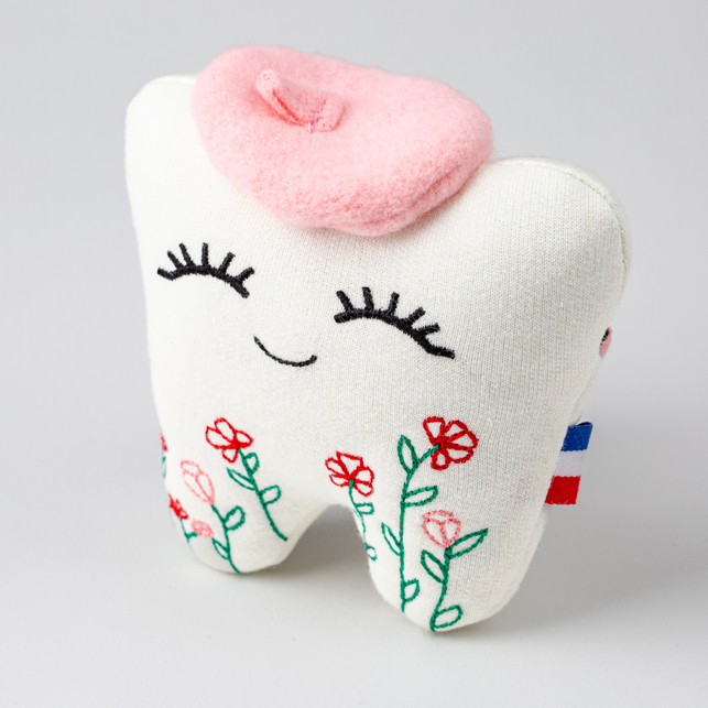 Camélia-3 Peluche de dent de lait nommée Camélia pour enfants