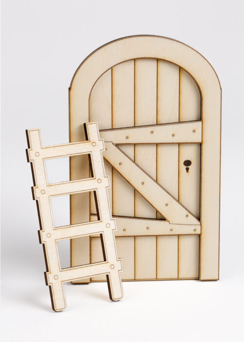 La porte secrète et la petite échelle de la Petite Souris qui passe la nuit pour échanger la dent de lait contre une pièce de monnaie.